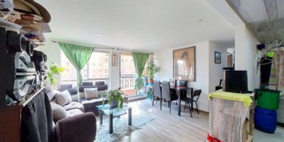 Apartamento en Conjunto Ambar en venta de 57m², con vista interior, ubicado en un 5to piso (Torre 11 Apto 541), acceso por ascensor y con parqueadero. Consta de 3 habitaciones, 2 baños, sala comedor y cocina integral. Tiene piso cerámico en todas sus zonas. El conjunto cuenta con zona de niños, zonas verdes, piscina, gimnasio, salón de juegos, salón comunal, parqueadero comunal y vigilancia privada las 24 horas. Cerca a centros comerciales como Casablanca y centro comercial Madrid; cerca a almacenes de cadena como Surtimax, D1 y Ara; cerca a Colegio Finlandés Juan Pablo II y Colegio Gabriel Echavarría; cerca a Universidad como Politécnico Grancolombiano y Uniminuto; Vías de acceso por la Carrera 23 y Calle 6 Sur. 29963890771
