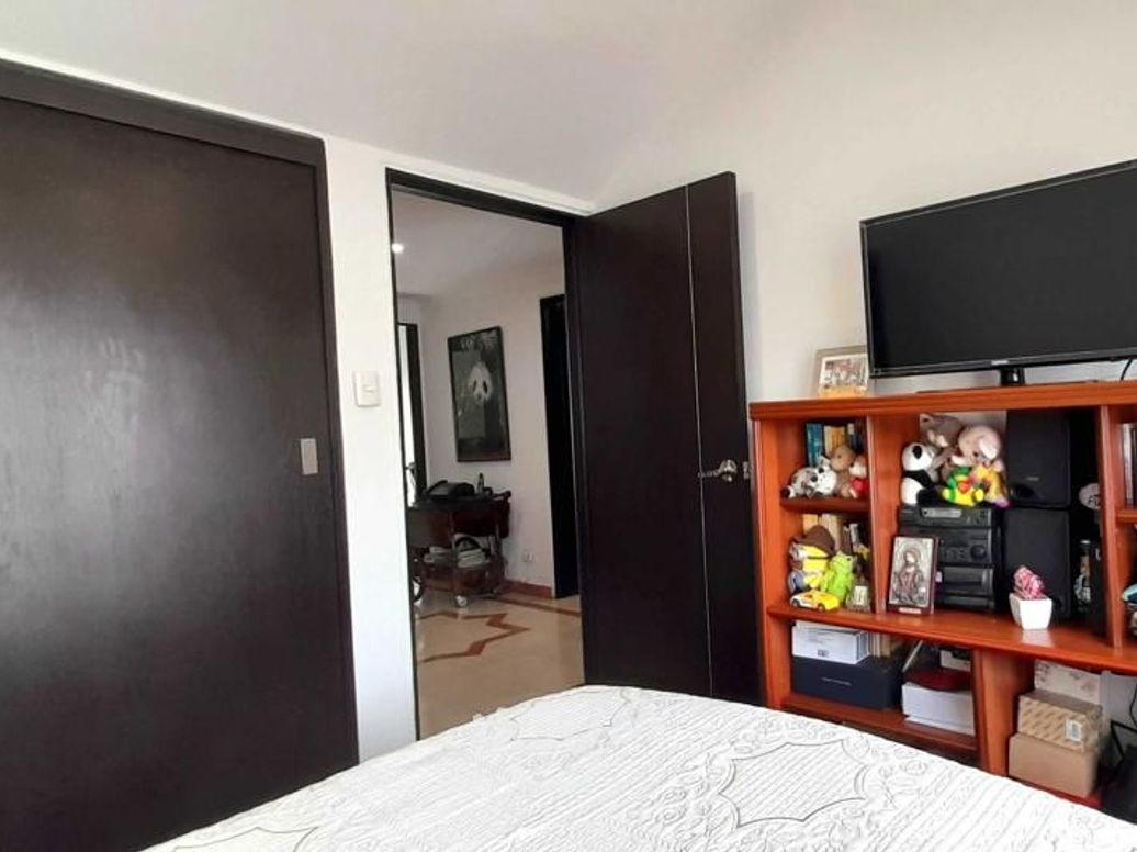 Casa de 4 alcobas en venta en Mónaco, Bogotá, 301 m² · foto 13 de 20
