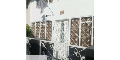 Se vende casa reformada en el sector del lagos dos floridablanca. la casa consta de: primer piso sala comedor, Hall de televisión, habitación con baño, sector de cocina integral, sector de lavado, ingreso a baño de habitación primer piso. En el segundo piso: cuatro habitaciones, habitación principal con baño privado, sector de lavado. Cerca de centros comerciales, transporte público cercano, Agende su cita completamente gratis al 3174396893 Jhair Rosas director de ventas.