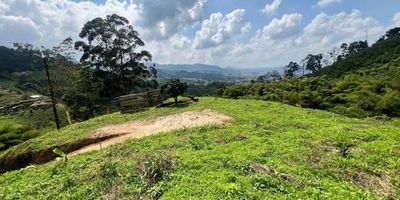 Lote para la venta de 2300 metros cuadrados en uno de los mejores proyectos campestres de Dosquebradas reservas de la Colina. aprovecha esta oportunidad que tener tu lote campestre y construir la casa que siempre has soñado contáctanos TATIANA GALVIZ