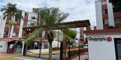 Se vende  apartamento al sur de la ciudad de Cali, barrio Meléndez, Conjunto Cerrado, quinto nivel, 56 metros, vista panorámica, sin ascensor, iluminado y ventilado, tres habitaciones, estudio, baño social, cocina semintegral, sala comedor, piso en cerámica. La unidad cuenta con portería, citófono, parqueadero comunitario, zonas verdes, juegos infantiles, cerca de zona comercial cod 8474436.
