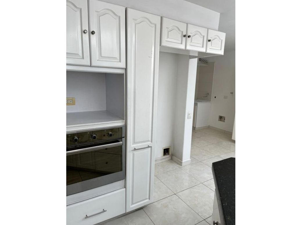 Apartamento de 3 alcobas en venta en Rincon Del Chicó, Bogotá, 156 m² · foto 4 de 15