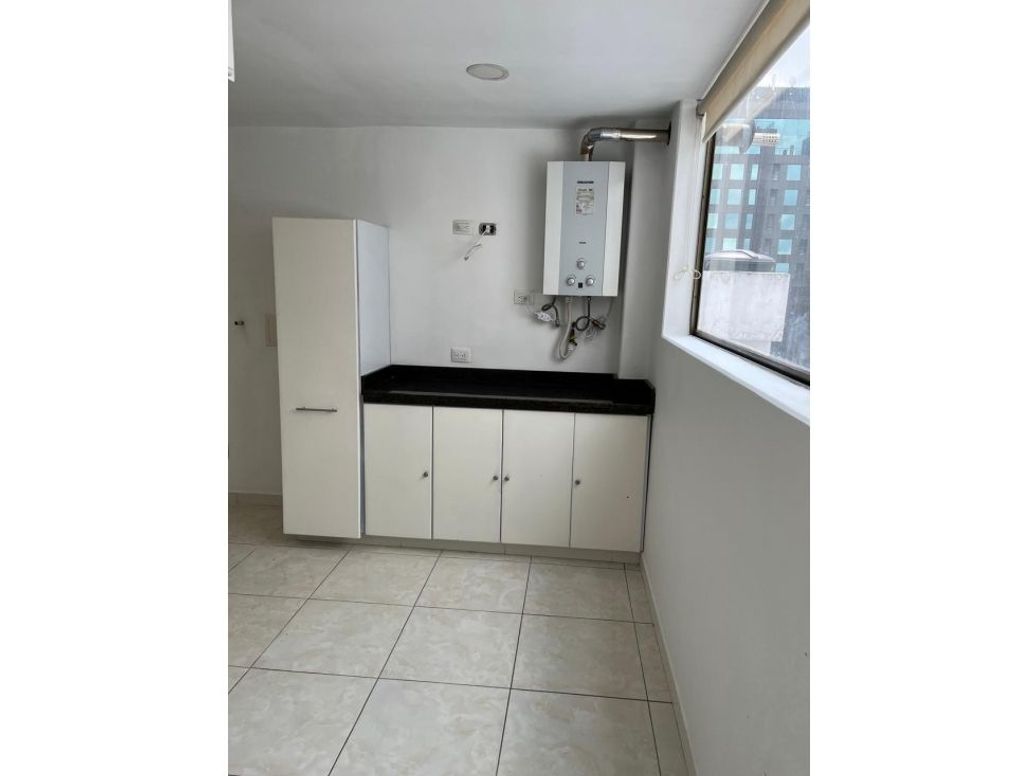 Apartamento de 3 alcobas en venta en Rincon Del Chicó, Bogotá, 156 m² · foto 3 de 15