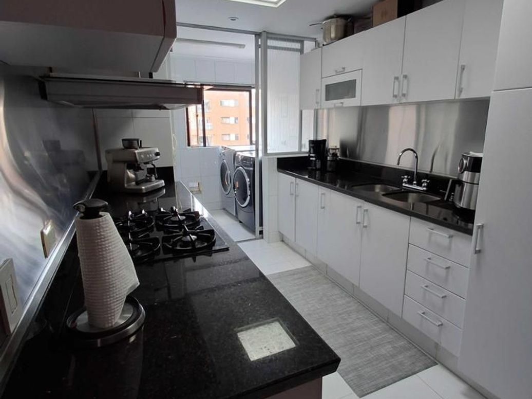 Apartamento de 4 alcobas en venta en San Patricio, Bogotá, 130 m² · foto 10 de 20