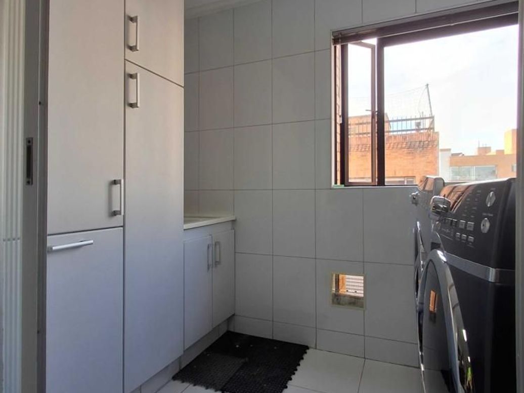Apartamento de 4 alcobas en venta en San Patricio, Bogotá, 130 m² · foto 13 de 20
