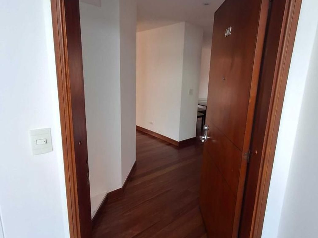 Apartamento de 4 alcobas en venta en San Patricio, Bogotá, 130 m² · foto 2 de 20