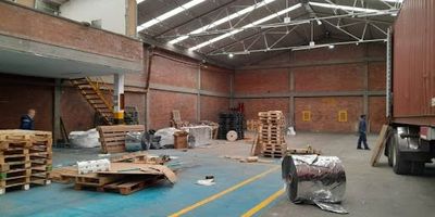 Bodega industrial área Total construida de  850 metros, Área libre de 700 metros bodega, mas área de oficinas 150 metros, kwa de energía de 35, Doble Entrada, medidas 18 de frente por 38 de fondo , disponibilidad inmediata 
