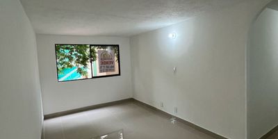 ASEINCO INMOBILIARIA VENDE hermoso apartamento para inversión  totalmente remodelado, ubicado en el cuarto piso del Conjunto Residencial Cañaverales 3 en el sur de Cali. Esta propiedad destaca por su excelente distribución y acabados de alta calidad, cuenta con pisos en porcelanato, sala-comedor amplia, cocina integral con estufa, campana extractora, muebles en madera y mesón en mármol, ideal para disfrutar de la cocina en familia. Tres habitaciones, de las cuales 2 cuentan con closet proporcionando amplio espacio de almacenamiento, 1 baño con modernos acabados, zona de oficios. Es una excelente opción para quienes buscan un lugar cómodo, bien ubicado y con acabados de calidad. Cerca de Santiago Plaza , autopista Simón Bolívar, estación de MIO y más.

¡Contáctanos para más detalles y agenda tu cita!. 
WWW.ASEINCOINMOBILIARIA.CO
315 555 305 - 318 342 1474