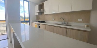 Hermoso Apartamento en venta ubicado en el municipio de Marinilla sector Bella Vista

Se encuentra en unidad cerrada, cuenta con 2 habitaciones, 1 vestier, 1 closet, 2 baños, Salon - comedor, Cocina abierta integral, Balcón, Parqueadero sencillo, Red de gas y Servicios públicos,tiene amplios espacios, excelente iluminación y hermosa vista.
Valor administración: $304.000
Vías de acceso hacia guarne, autopista Medellin-Bogotá y a 10 minutos de Rionegro.
La unidad cuenta con Portería 24 Horas, Piscina para adultos, Sauna, Turco, Jacuzzi y Zonas verdes.

Tiene una gran proyección de valorización, ideal para inversión.

 
