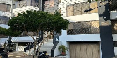 CONFORTABLE APARTAMENTO EN SEGUNDO PISO, EXCELENTE ILUMINACIÓN, PERFECTA UBICACIÓN, SALA  COMEDOR , BALCON,  DOS ALCOBAS  TODAS CON CLOSET Y  BAÑO PRIVADO,  CUARTO Y BAÑO DE SERVICIO, COCINA INTEGRAL, ZONA DE LAVANDERIA,  PARQUEADERO  EN SEMI SOTANO, ASCENSOR PANORAMICO, GIMNASIO, PISCINA, JACUZY, SALON COMUNAL, BATERIA DE BAÑOS Y BBQ CERCA A UNICENTRO, ALMACENES DE CADENAS, INSTITUCIONES EDUCATIVAS Y RESTAURANTES,  CANON $1.500.000 INCLUIDA LA ADMON. TU LUGAR IDEAL. CONTACTANOS