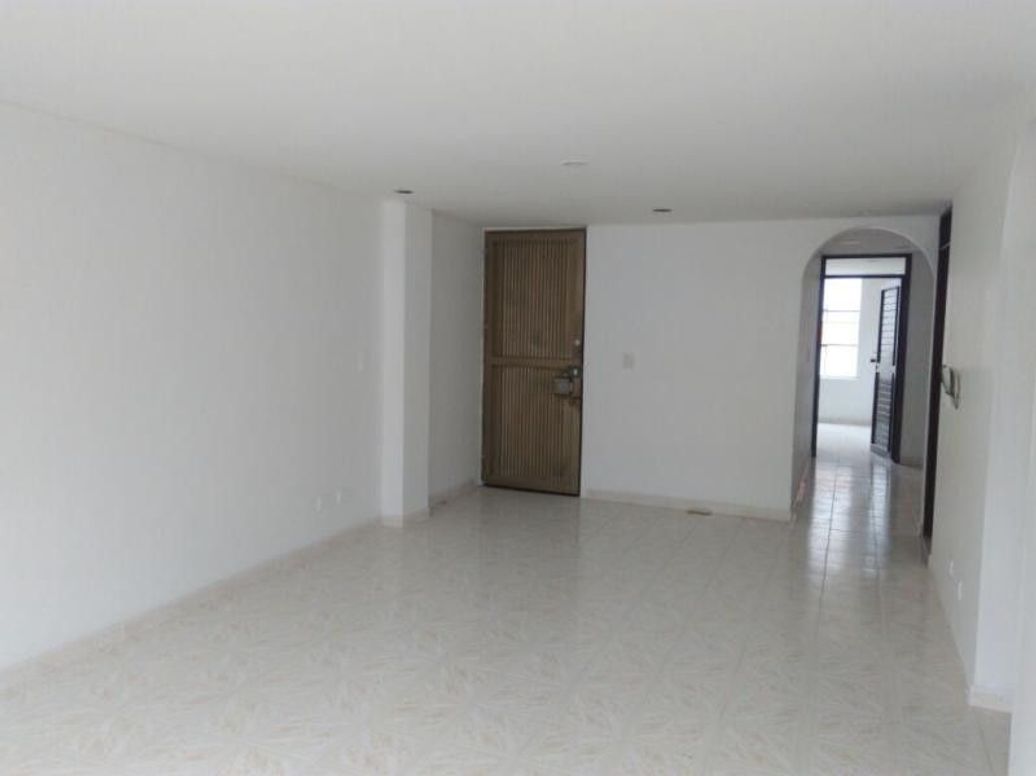 Apartamento de 3 alcobas en venta en Caobos Salazar, Bogotá, 78 m² · foto 2 de 11