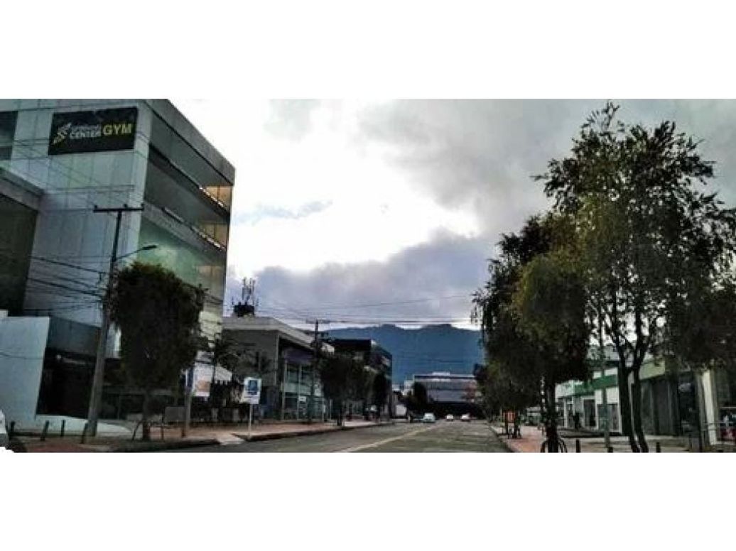 Apartamento de 4 alcobas en venta en Santa Barbara, Bogotá, 257 m² · foto 4 de 8