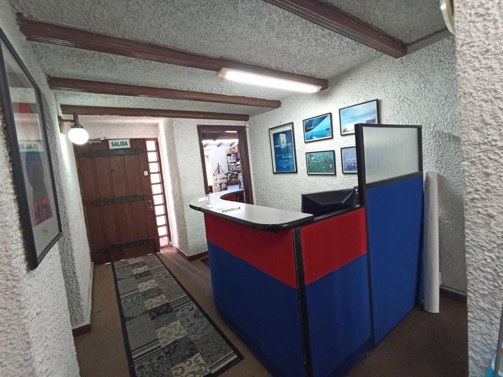Casa de 5 alcobas en venta en Santa Barbara Central, Bogotá, 581 m² · foto 2 de 20
