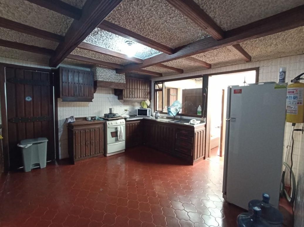 Casa de 5 alcobas en venta en Santa Barbara Central, Bogotá, 581 m² · foto 5 de 20