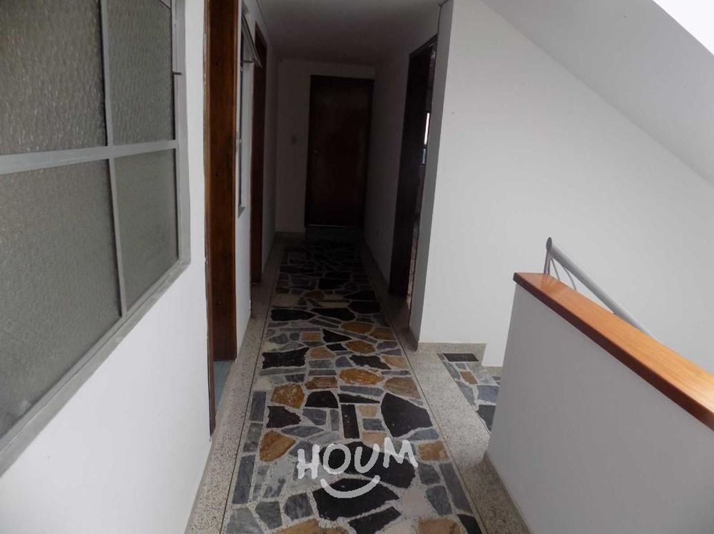 Casa de 10 alcobas en venta en Bellavista Occidental, Bogotá, 380 m² · foto 19 de 20