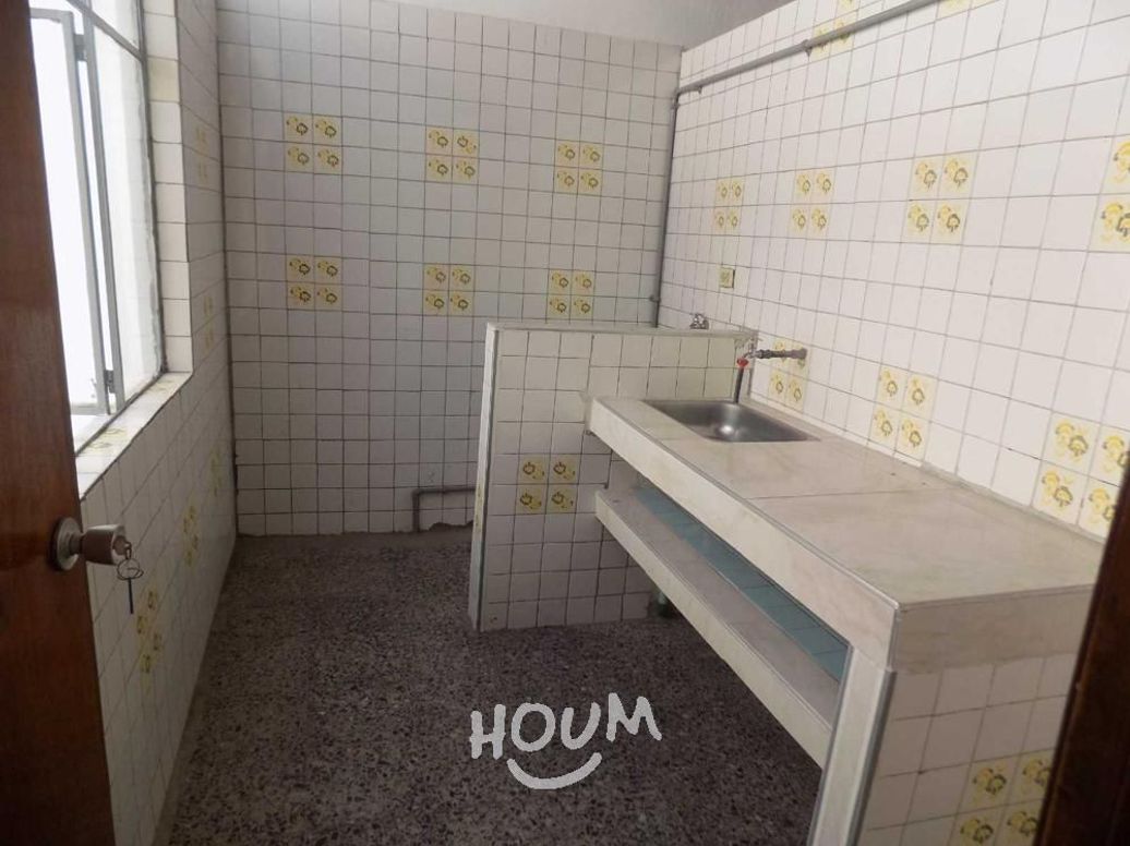 Casa de 10 alcobas en venta en Bellavista Occidental, Bogotá, 380 m² · foto 3 de 20