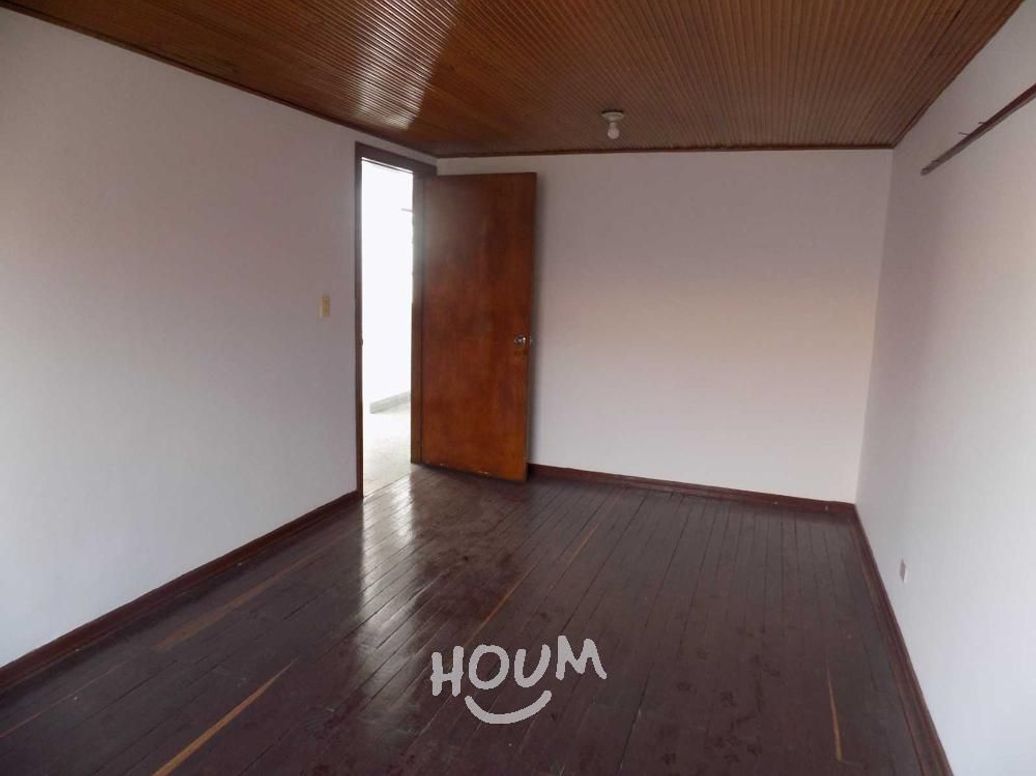 Casa de 10 alcobas en venta en Bellavista Occidental, Bogotá, 380 m² · foto 14 de 20