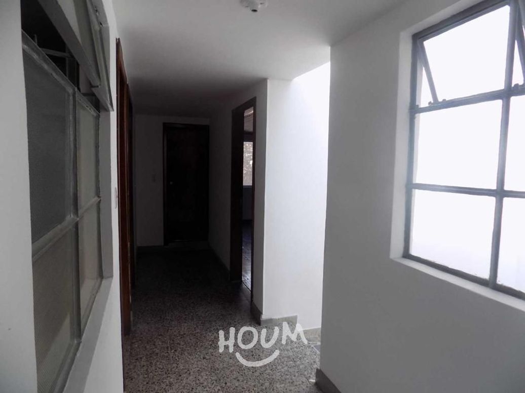 Casa de 10 alcobas en venta en Bellavista Occidental, Bogotá, 380 m² · foto 7 de 20