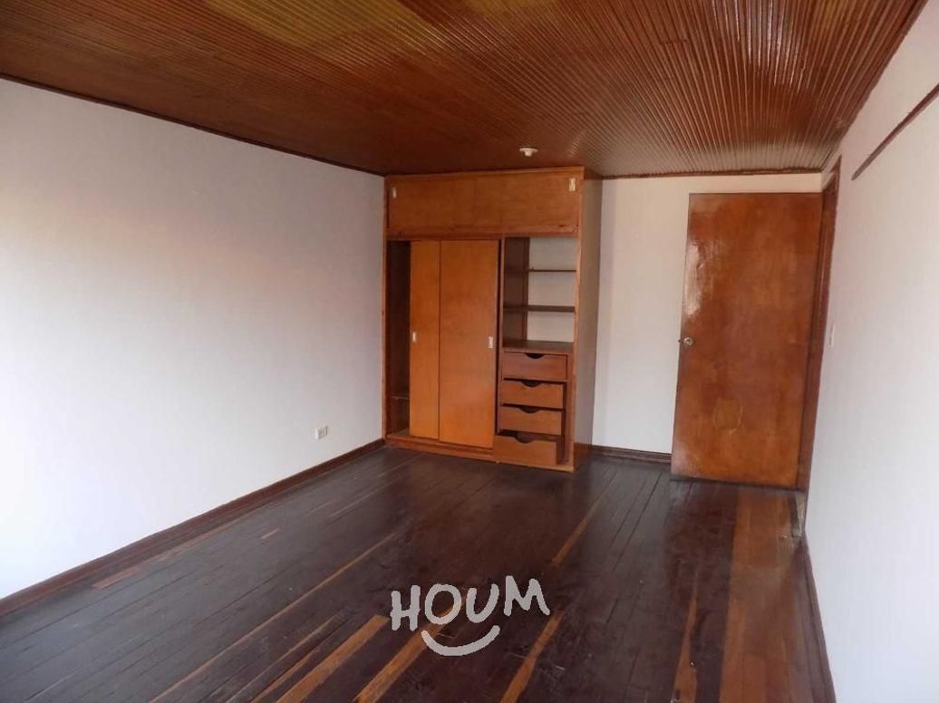 Casa de 10 alcobas en venta en Bellavista Occidental, Bogotá, 380 m² · foto 9 de 20