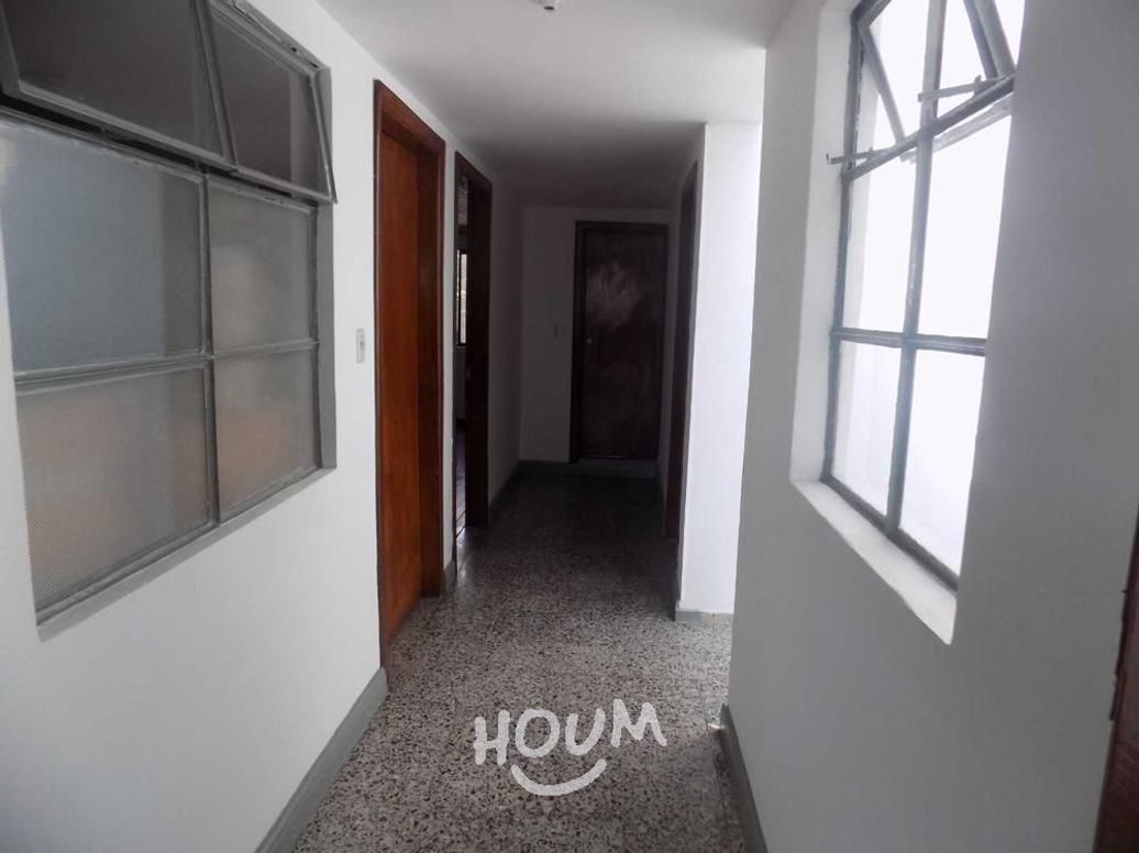 Casa de 10 alcobas en venta en Bellavista Occidental, Bogotá, 380 m² · foto 6 de 20