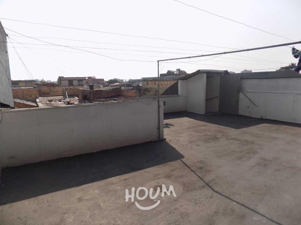 Casa de 10 alcobas en venta en Bellavista Occidental, Bogotá, 380 m² · foto 4 de 20
