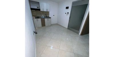 Apartaestudio en el barrio Alcalá, cerca al centro comercial viva envigado y estación del metro, buenas rutas de transporte.

Código inmobiliaria 8527023
