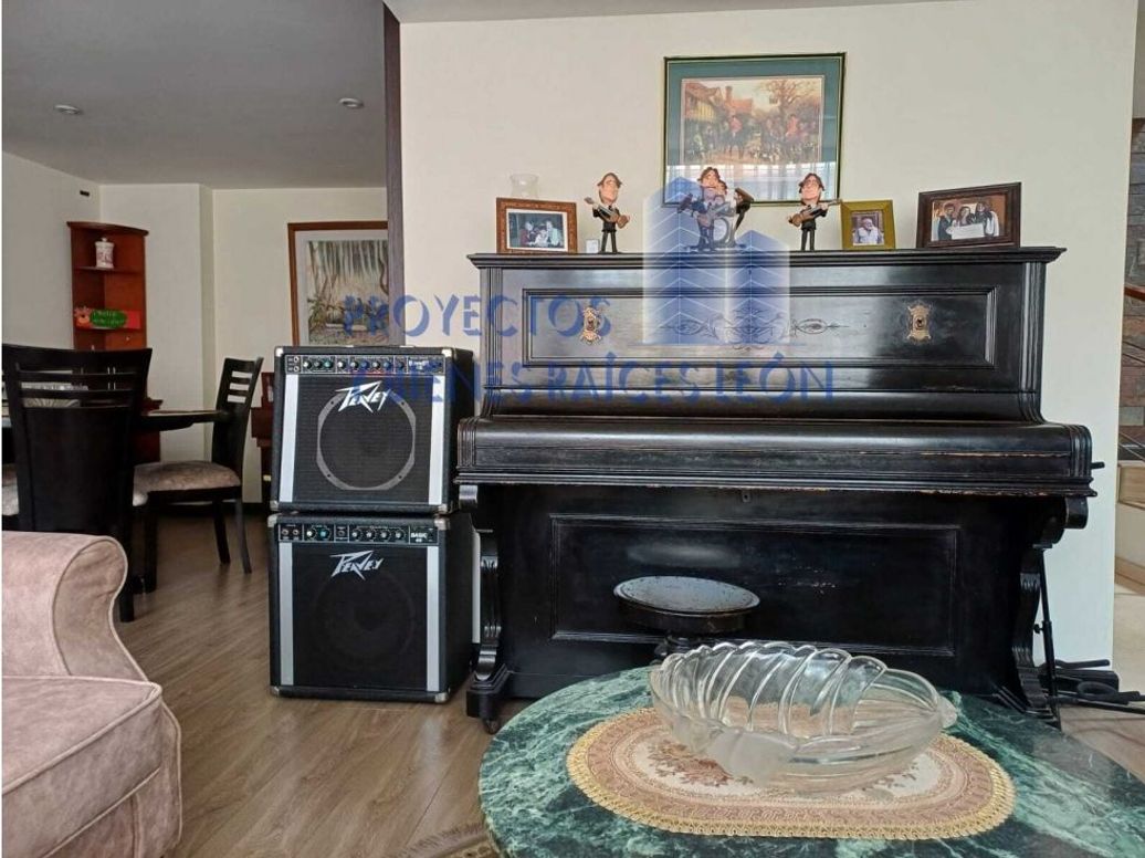 Apartamento de 3 alcobas en venta en Bella Suiza, Bogotá, 90 m² · foto 3 de 20