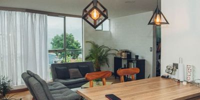 ? Apartamento en Venta en Villamaría, Caldas

Vive en un espacio moderno y acogedor en este hermoso apartamento ubicado en el cuarto piso, con excelente iluminación y ventilación natural.

?️ Espacios Cómodos: Cuenta con 2 habitaciones amplias y acogedoras, armarios empotrados y un baño con acabados de lujo.

?️ Diseño Funcional: Cocina integral con barra estilo americano, calentador y zona de lavandería, brindando comodidad en cada detalle.

? Comodidades y Seguridad: Parqueadero privado, doble ventana para aislamiento térmico y acústico, y servicios de agua, gas domiciliario y electricidad.

? Ubicación y Vista: Situado en una zona residencial tranquila con vista panorámica y fácil acceso a transporte y comercios.

? ¡Un hogar donde tu comodidad y la de tu mascota son prioridad! Contáctanos para más información o agenda tu visita.


