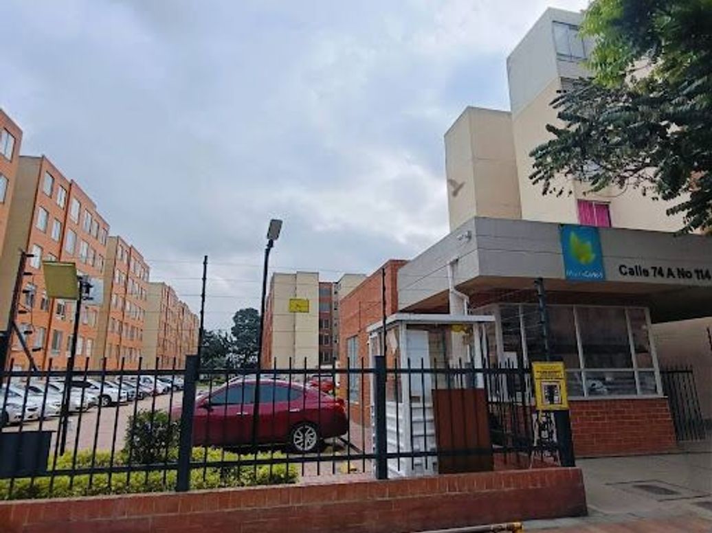 Apartamento de 3 alcobas en venta en Villas De Granada, Bogotá, 50 m² · foto 2 de 20