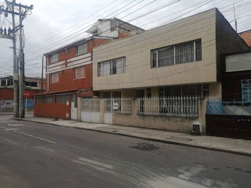 Casa de 3 alcobas en venta en Villemar, Bogotá, 220 m² · foto 2 de 20