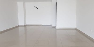 Oficina en arriendo en Mamonal, Cartagena, Bolívar. Este espacio de 84.50 m² construidos y privados, ubicado en KM 1 OF 45 BLOC PORT SECTOR BELLA VISTA, cuenta con 1 baño y ofrece un ambiente funcional para su negocio. Dispone de divisiones internas y zona de parqueo disponible, ideal para empresas que buscan una ubicación estratégica en la ciudad. Con 12 años de antigüedad, es una opción práctica para establecer su operación. Para conocer más detalles, puede usar las opciones de WhatsApp, solicitar que le contacten o ver los números telefónicos.