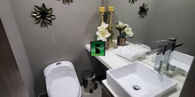 Apartamento con excelente ubicación, tranquilo, unidad completa, Piscina, cancha de squash, cancha micro, sauna, turco, salón social, gimnasio, mini mercado,  dos Alcobas y estudio o 3 alcobas, cocina integral, balcon, dos garajes, se puede rentar SIN MUEBLES, contacto Andres Jimenez 313 683 7000