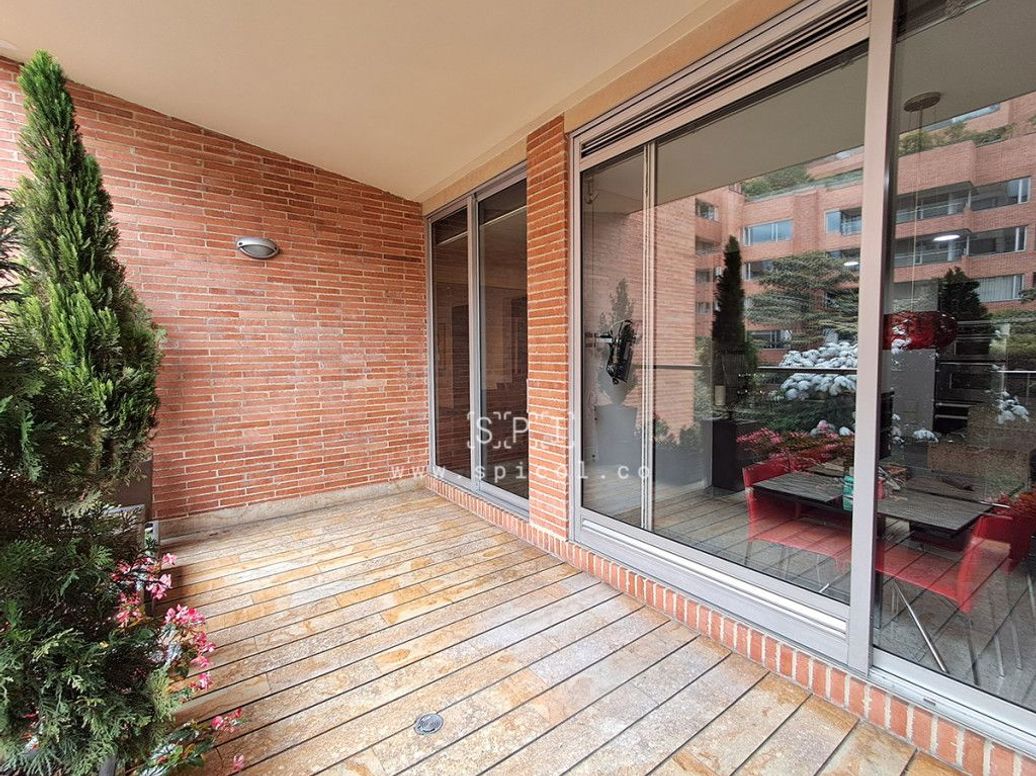 Apartamento de 3 alcobas en venta en Los Rosales, Bogotá, 300 m² · foto 6 de 20