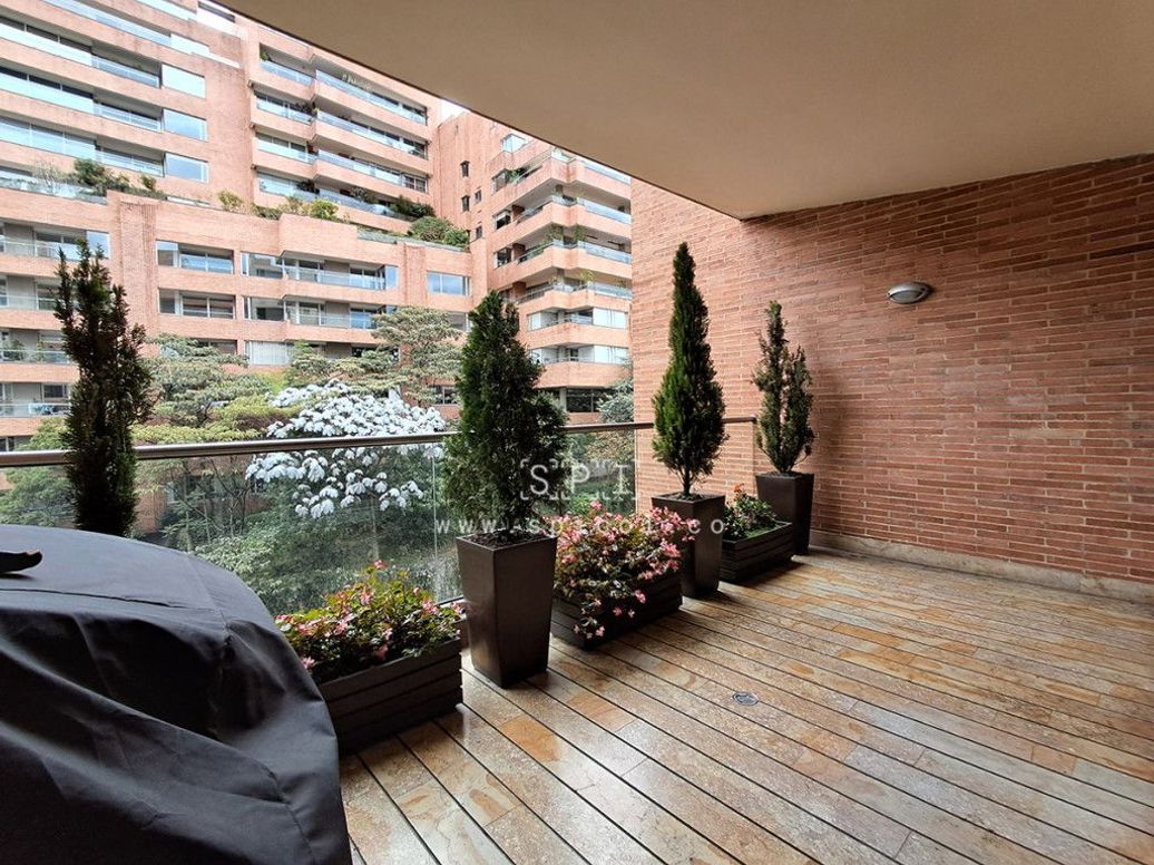 Apartamento de 3 alcobas en venta en Los Rosales, Bogotá, 300 m² · foto 5 de 20