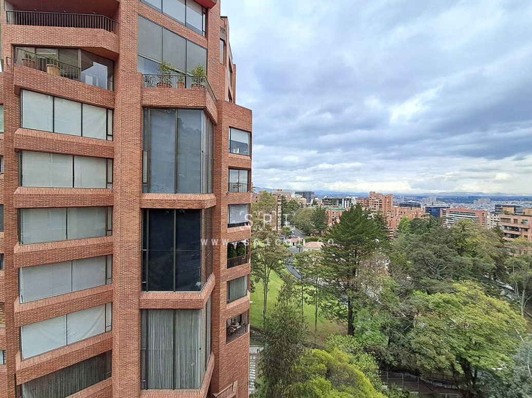 Apartamento de 3 alcobas en venta en Los Rosales, Bogotá, 300 m² · foto 16 de 20