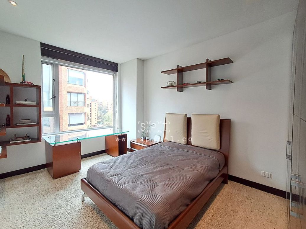 Apartamento de 3 alcobas en venta en Los Rosales, Bogotá, 300 m² · foto 19 de 20