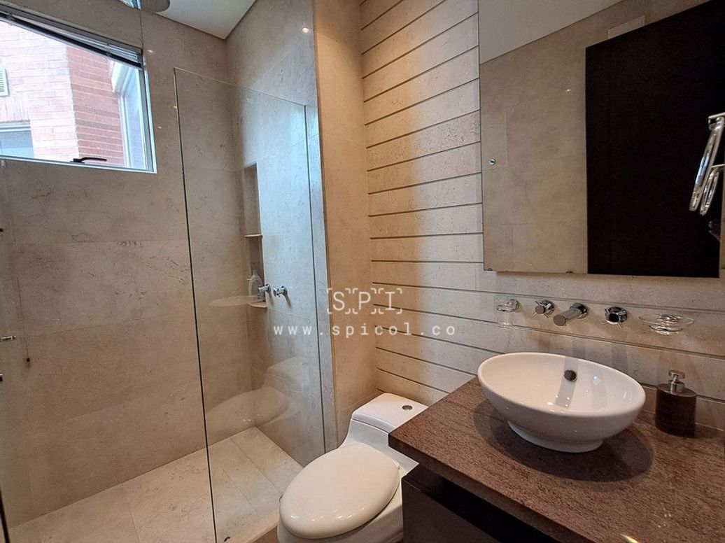 Apartamento de 3 alcobas en venta en Los Rosales, Bogotá, 300 m² · foto 20 de 20