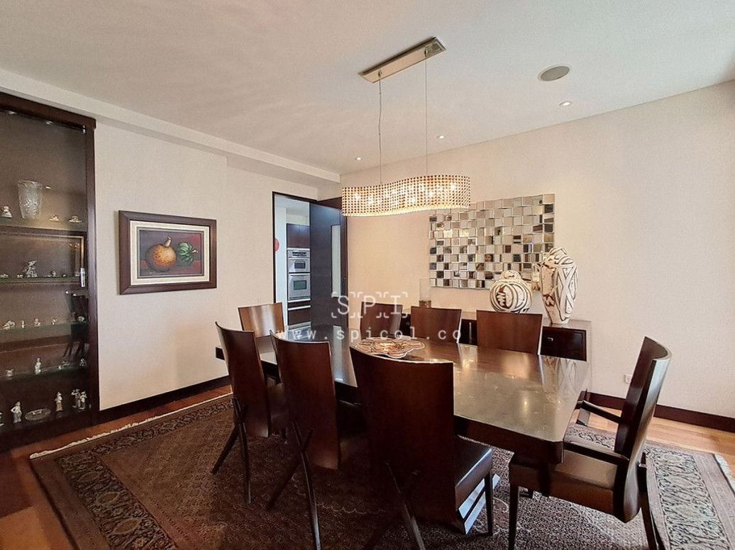 Apartamento de 3 alcobas en venta en Los Rosales, Bogotá, 300 m² · foto 8 de 20