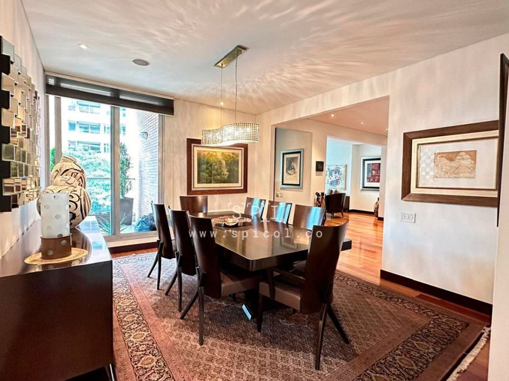Apartamento de 3 alcobas en venta en Los Rosales, Bogotá, 300 m² · foto 14 de 20