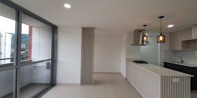 ¡Encuentra tu hogar ideal en la Urbanización ASAI.
Ubicado en el privilegiado sector Suramérica, zona residencial y tranquila, se encuentra este acogedor apartaestudio de 67,67 M2 y con un diseño plus  está listo para estrenar.
Cuenta con una amplia y luminosa alcoba con vestier, baño completo, sala-comedor integrada y cocina integral equipada con  horno y calentador de agua, todo en porcelanato de primera calidad. Inmueble con un novedoso estudio para que tengas tu oficina en su hogar.

Desde su generoso balcón podrá disfrutar de las mejores vistas. Además, se encuentra en el piso 17, lo que le brinda privacidad y sensación de amplitud. 
La unidad se encuentra en un conjunto cerrado con portería las 24 horas, ascensor. Igualmente, tiene parqueadero privado incluido. 
Queda a solo minutos de los mejores colegios y universidades de la zona. Además, se encuentra cerca de varios centros comerciales y rutas de transporte público para una completa conectividad.
¡No deje pasar esta excelente