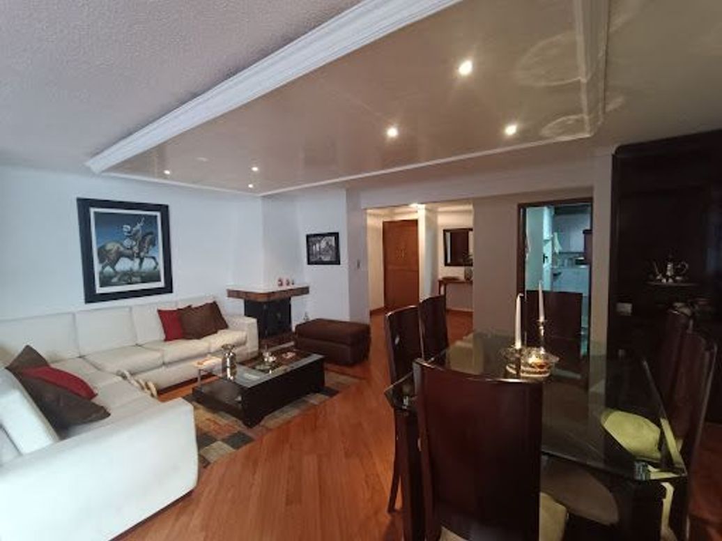 Apartamento de 2 alcobas en venta en Santa Barbara Alta, Bogotá, 123 m² · foto 2 de 20