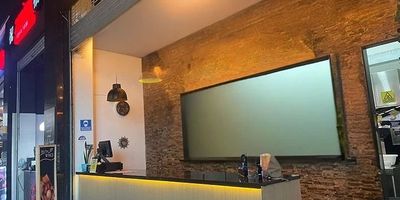 Espectacular local para venta ubicado al norte de la ciudad en centro comercial, cuenta con un área de 30m2 en el área de plazoleta de comidas, vigilancia 24 horas, cercano a almacenes de cadenas.