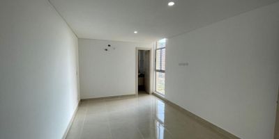 Oportunidad, apartamento para estrenar, ubicado en Villa Campestre -Puerto Colombia, sector que hace parte del nuevo desarrollo del Caribe Colombiano, en el conjunto, Sankara Palms, a solo 10 minutos de Barranquilla, cercano a los mejores Centros Comerciales, Clínica Porto Azul. Es un nuevo concepto en vivienda con entretenimiento,, donde encontraras amenidades para toda la familia, elegante Lobby de llegada, -Salón social, zona de BBQ, Salón de video, Piscina adultos y niños, Gimnasio Apartamento en piso alto con hermosa vista, acabados de primera, espacios amplios, ventilados e iluminados, balcón esquinero, amplia zona social, baño social, sala, comedor, estudio, cocina abierta, área de labores, alcoba y baño de servicio, Cuarto y baño de servicio, Tres alcobas, con baño y vestier, le corresponde doble parqueadero, llámanos, te invitamos a conocerlo!!!