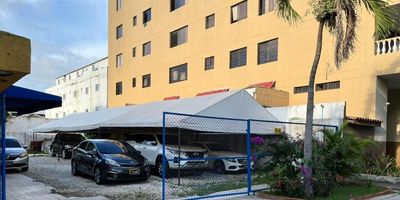 Oportunidad Lote compuesto por área de parqueadero  más dos oficinas para uso mixto, en venta,  ubicado en sector de Porvenir, estrato 4, uso de suelo mixto, comercial y  residencial!!