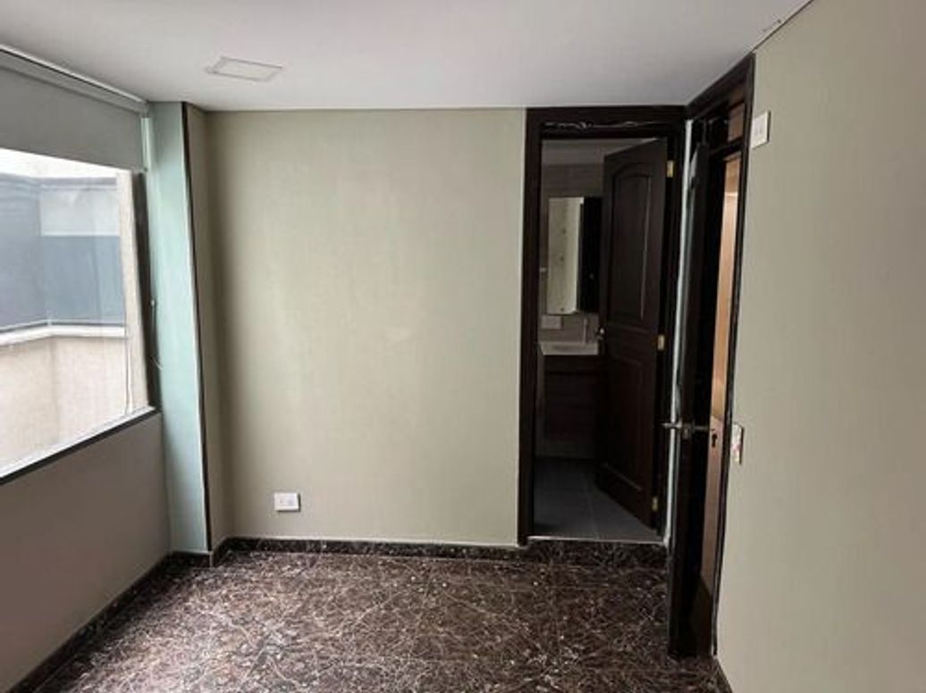Apartamento de 7 alcobas en venta en Teusaquillo, Bogotá, 250 m² · foto 8 de 12