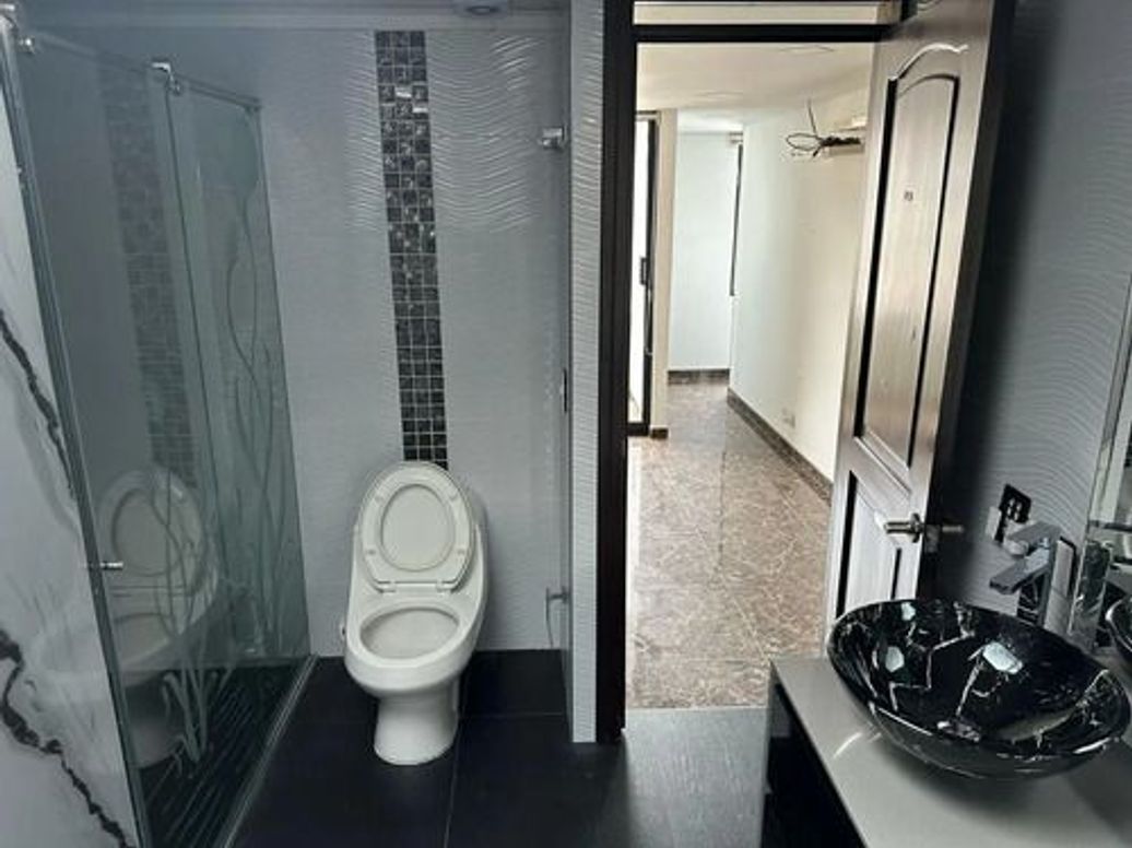 Apartamento de 7 alcobas en venta en Teusaquillo, Bogotá, 250 m² · foto 5 de 12