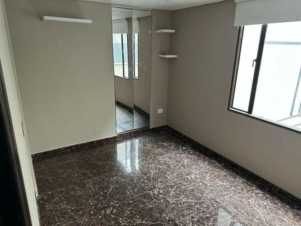 Apartamento de 7 alcobas en venta en Teusaquillo, Bogotá, 250 m² · foto 7 de 12