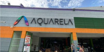 SE VENDE LOCAL COMERCIAL AL SUR DE LA CIUDAD DE CALI,  CENTRO COMERCIAL ACUARELA, área de  30 metros más mezanine, primer nivel, iluminación especial y moderna, espacios para  seis puestos de trabajo, recepción, con aire acondicionado, mezanine acondicionado con puestos de trabajo, aire acondicionado, ideal para Centro de Spa, peluquería, consultorios odontológicos, cuenta con parqueadero gratuito, escaleras de descanso. Centro comercial ubicado sobre la Cra. 80 con Calle 13, sector de muy alta valorización, rodeado de unidades residenciales, cercanía a clínicas, estaciones de servicio, centros comerciales, concesionarios, supermercados éxito, y parque del Ingenio. Cod. 8508534.        
