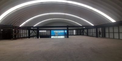 Ubicación: Km 21 autopista Medellín Bogotá, área construida 1.684 mts área terreno 1.016 mts, 2 baños, garaje.