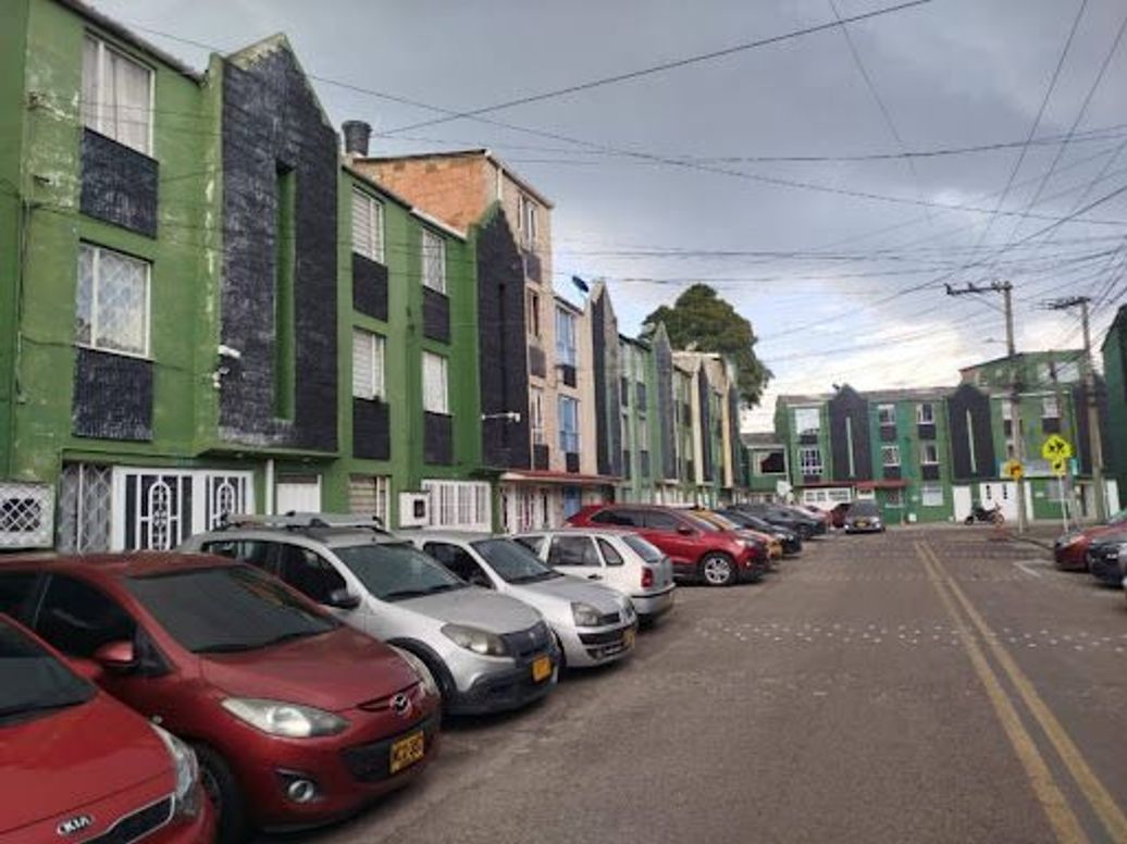 Casa de 4 alcobas en venta en Villas De Granada, Bogotá, 128 m² · foto 2 de 20
